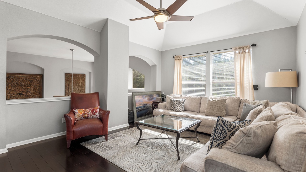 Photo of Livingroom in Falconhead