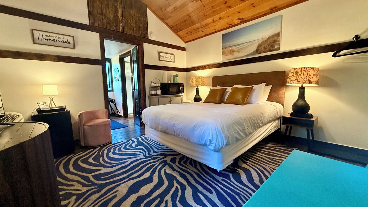 Photo of Bedroom in Eureka Springs Historic District