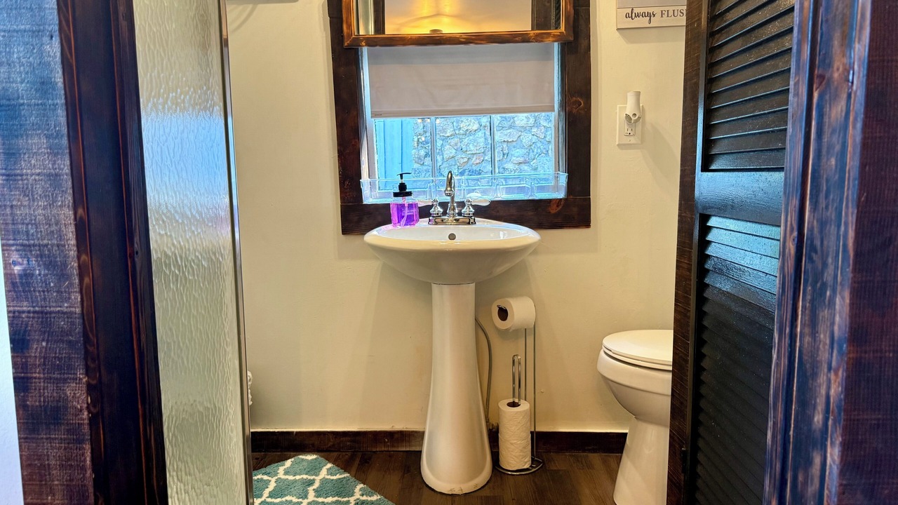 Photo of Bathroom in Eureka Springs Historic District