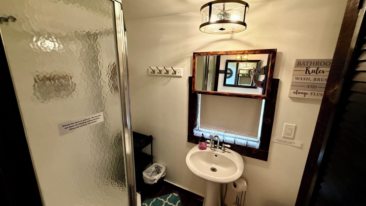 Photo of Bathroom in Eureka Springs Historic District