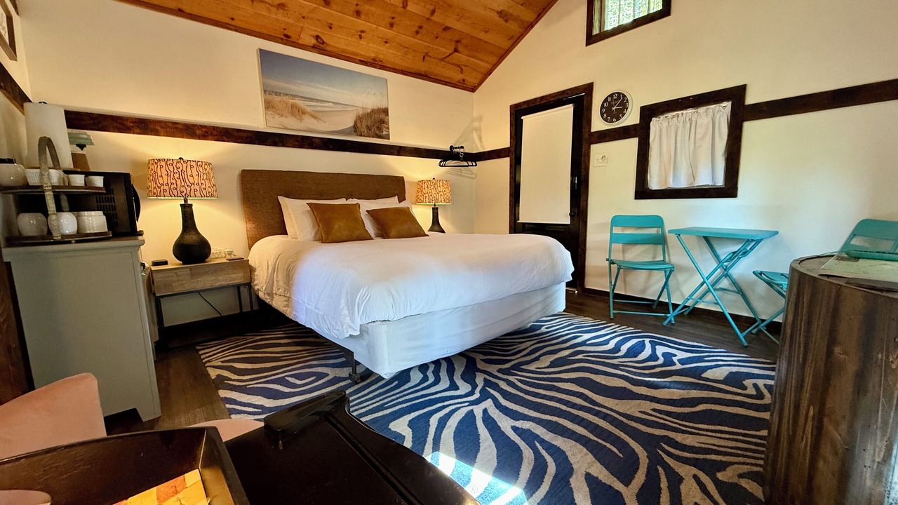 Photo of Bedroom in Eureka Springs Historic District