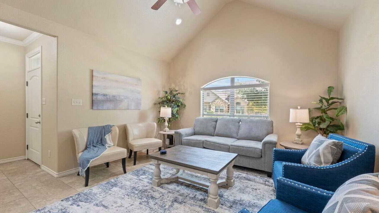 Photo of Livingroom in College Station