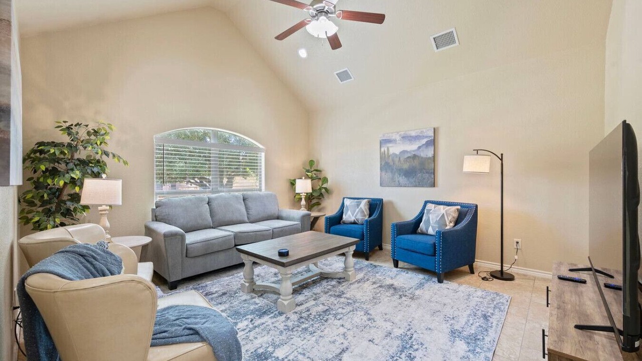 Photo of Livingroom in College Station