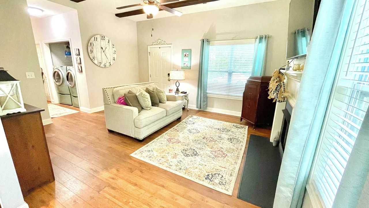 Photo of Livingroom in Cumming