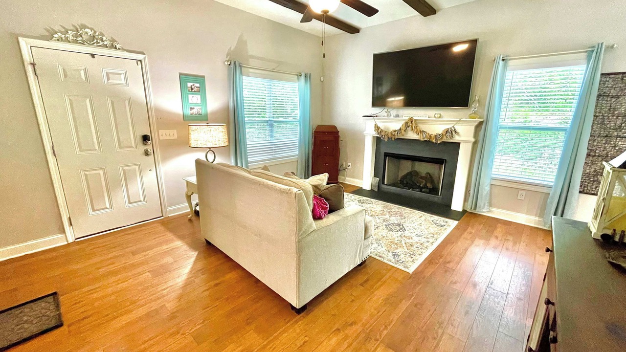 Photo of Livingroom in Cumming