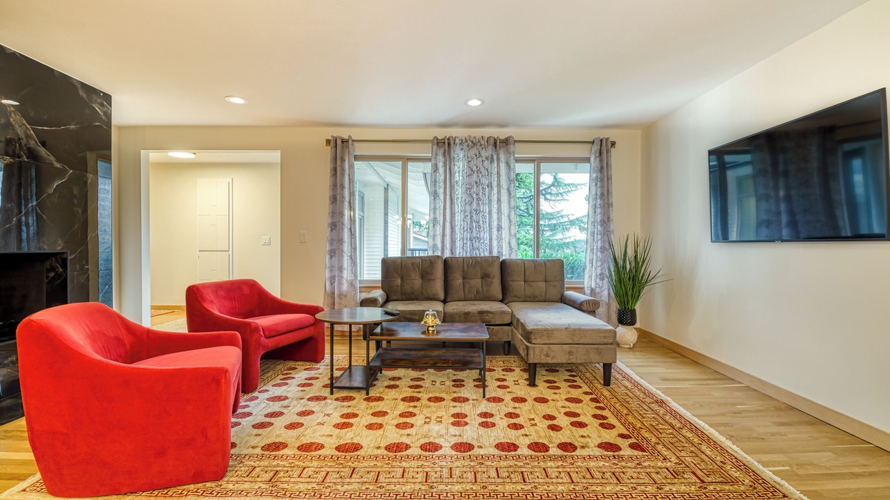 Photo of Livingroom in Inglewood-Finn Hill