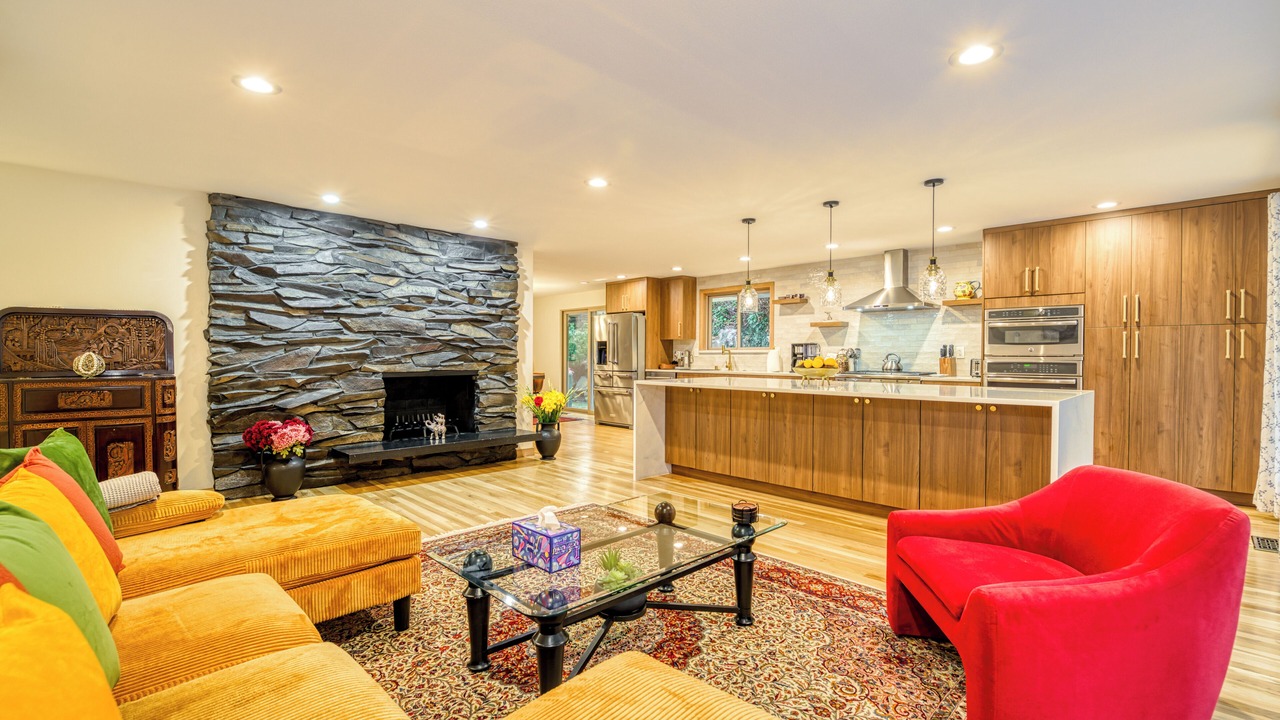 Photo of Livingroom in Inglewood-Finn Hill