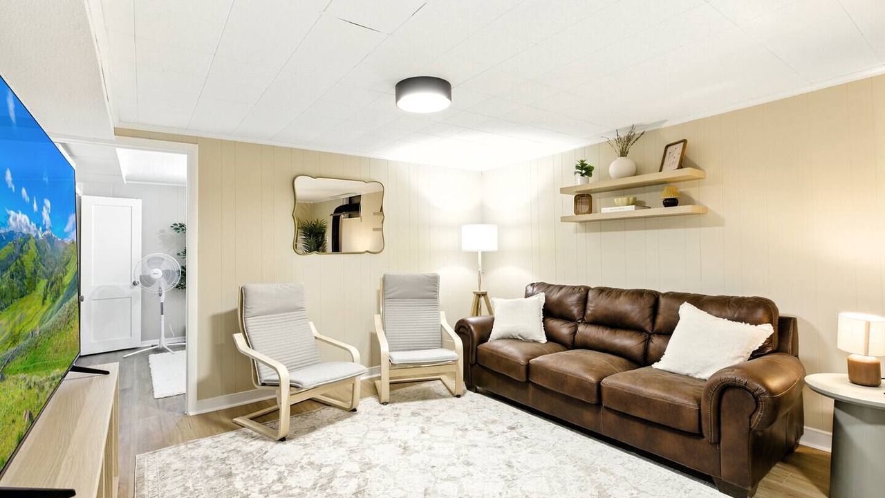 Photo of Livingroom in Maple Lake