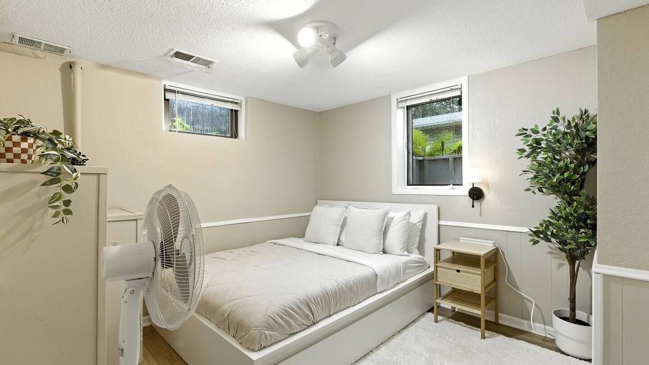 Photo of Bedroom in Maple Lake