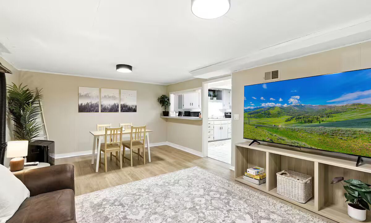 Photo of Livingroom in Maple Lake