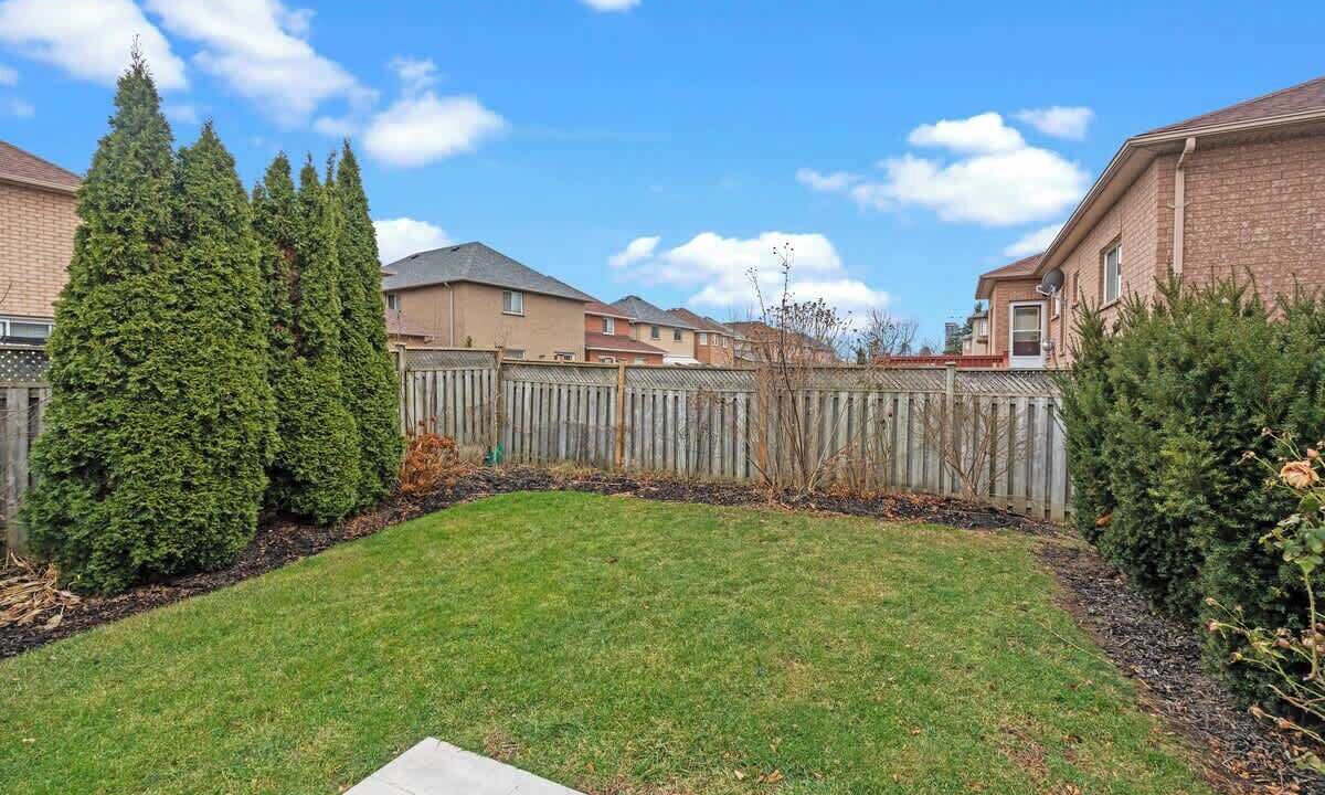 Photo of Others in Hurontario