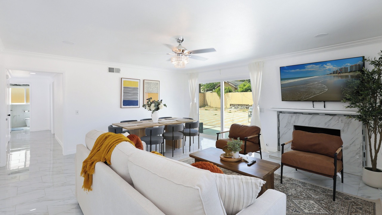 Photo of Livingroom in Canoga Park