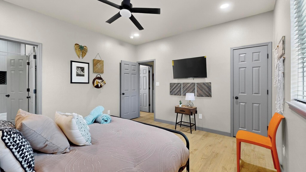 Photo of Bedroom in Apache Shores