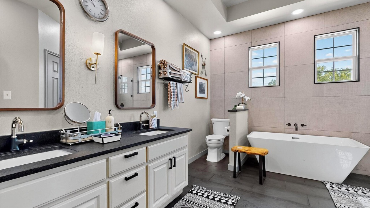 Photo of Bathroom in Apache Shores
