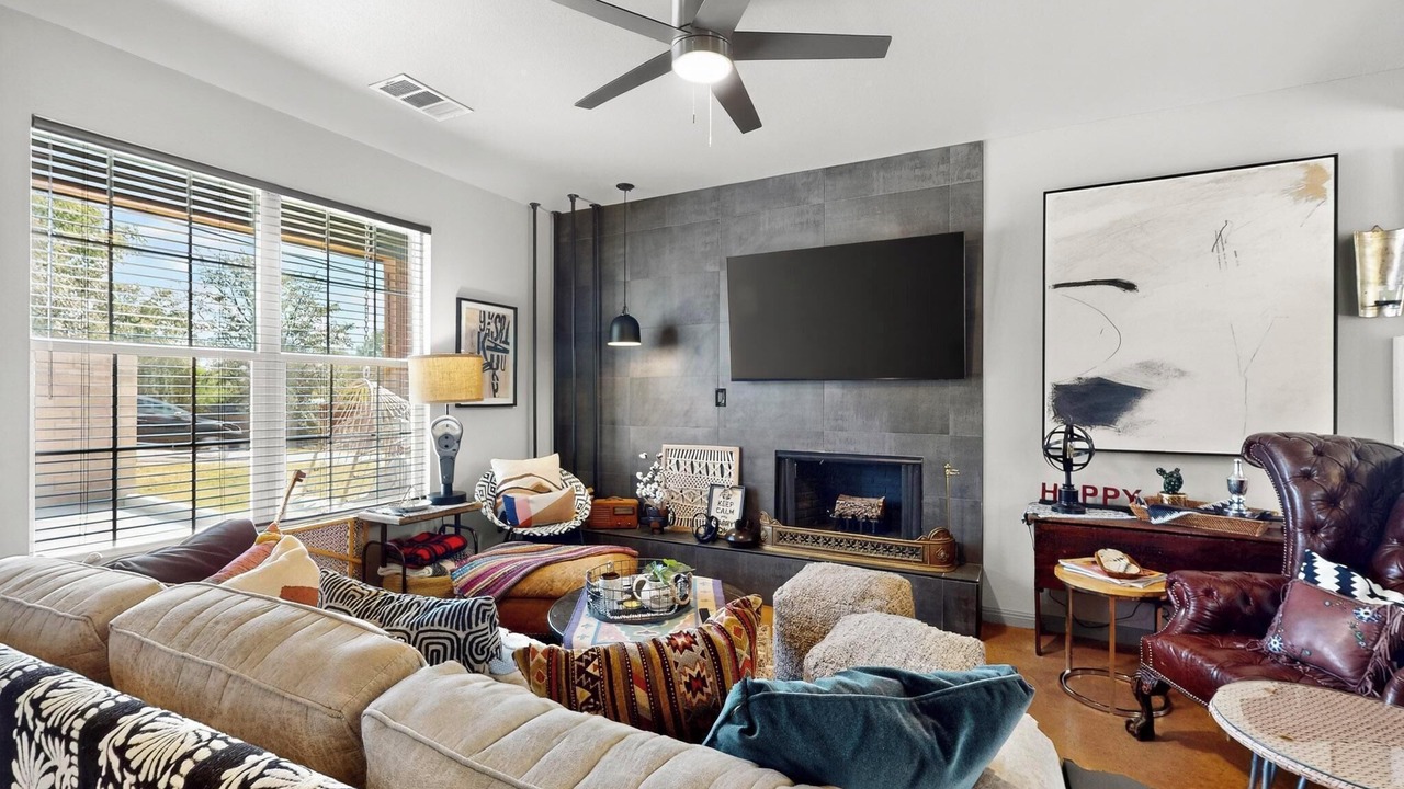 Photo of Livingroom in Apache Shores
