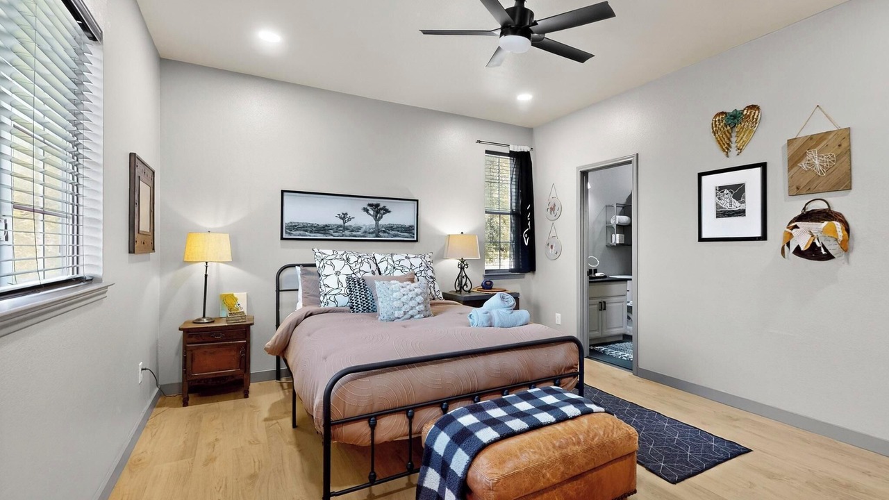Photo of Bedroom in Apache Shores