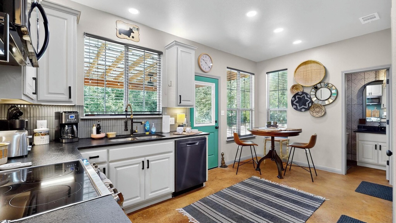 Photo of Kitchen in Apache Shores