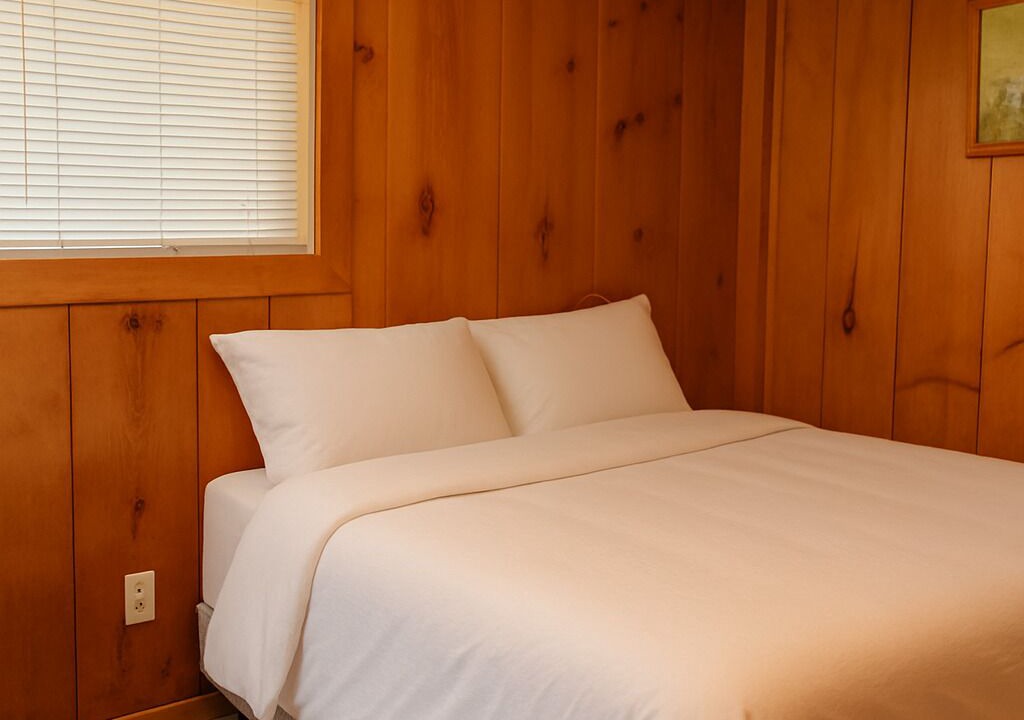Photo of Bedroom in Sauble Beach