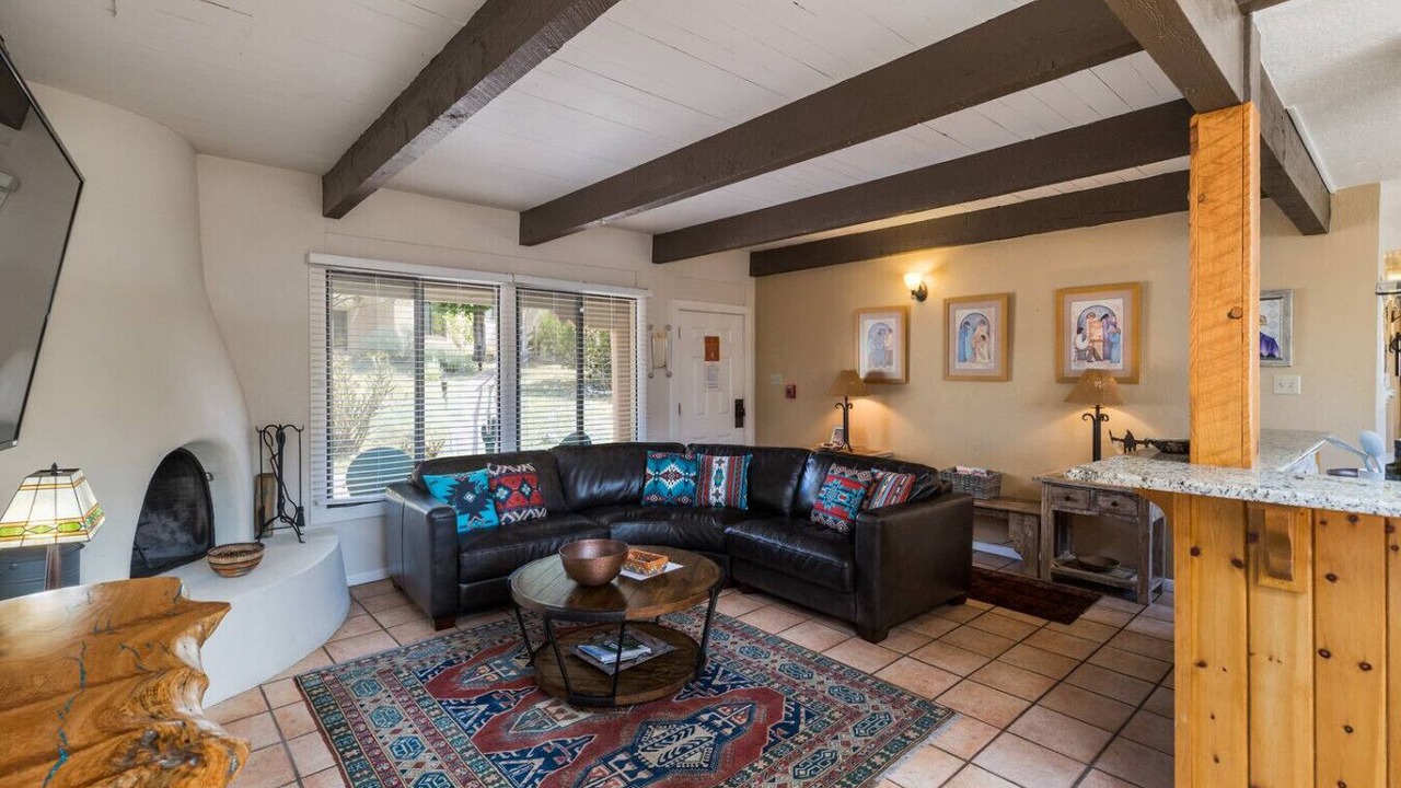 Photo of Livingroom in Northeast Santa Fe