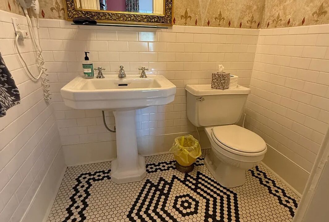 Photo of Bathroom in Summerville Historic District