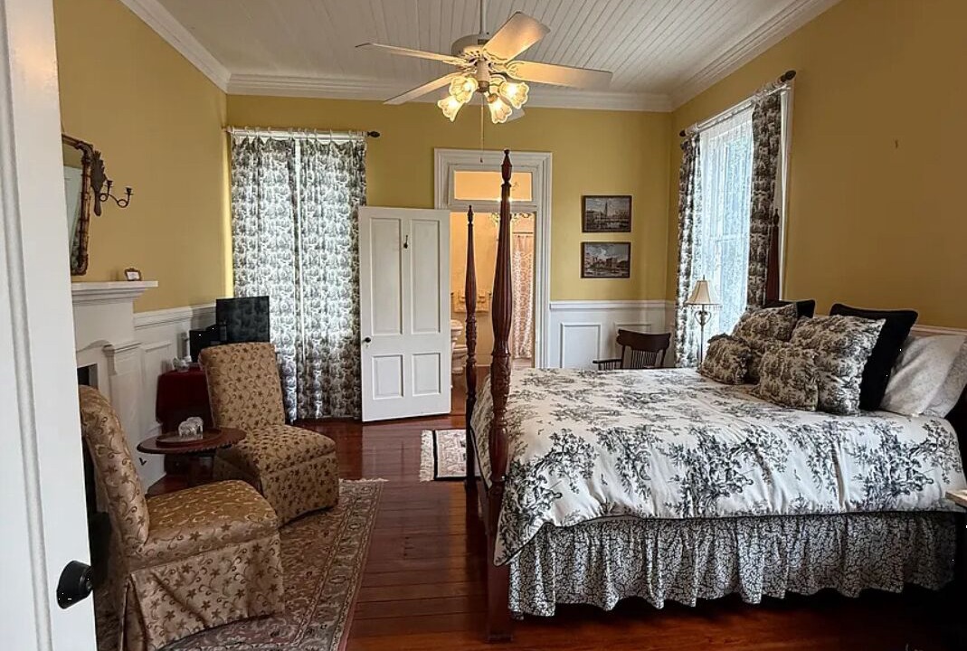 Photo of Bedroom in Summerville Historic District