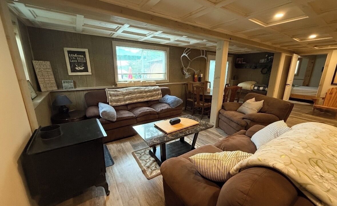 Photo of Livingroom in McMurrich/Monteith