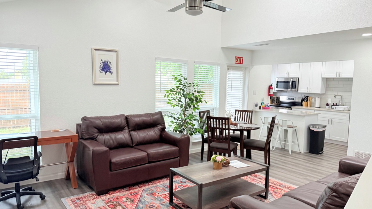 Photo of Livingroom in West Arlington