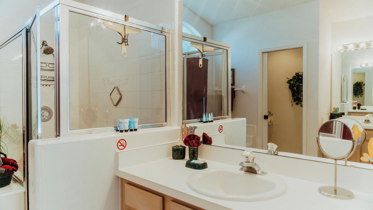Photo of Bathroom in Lindfields