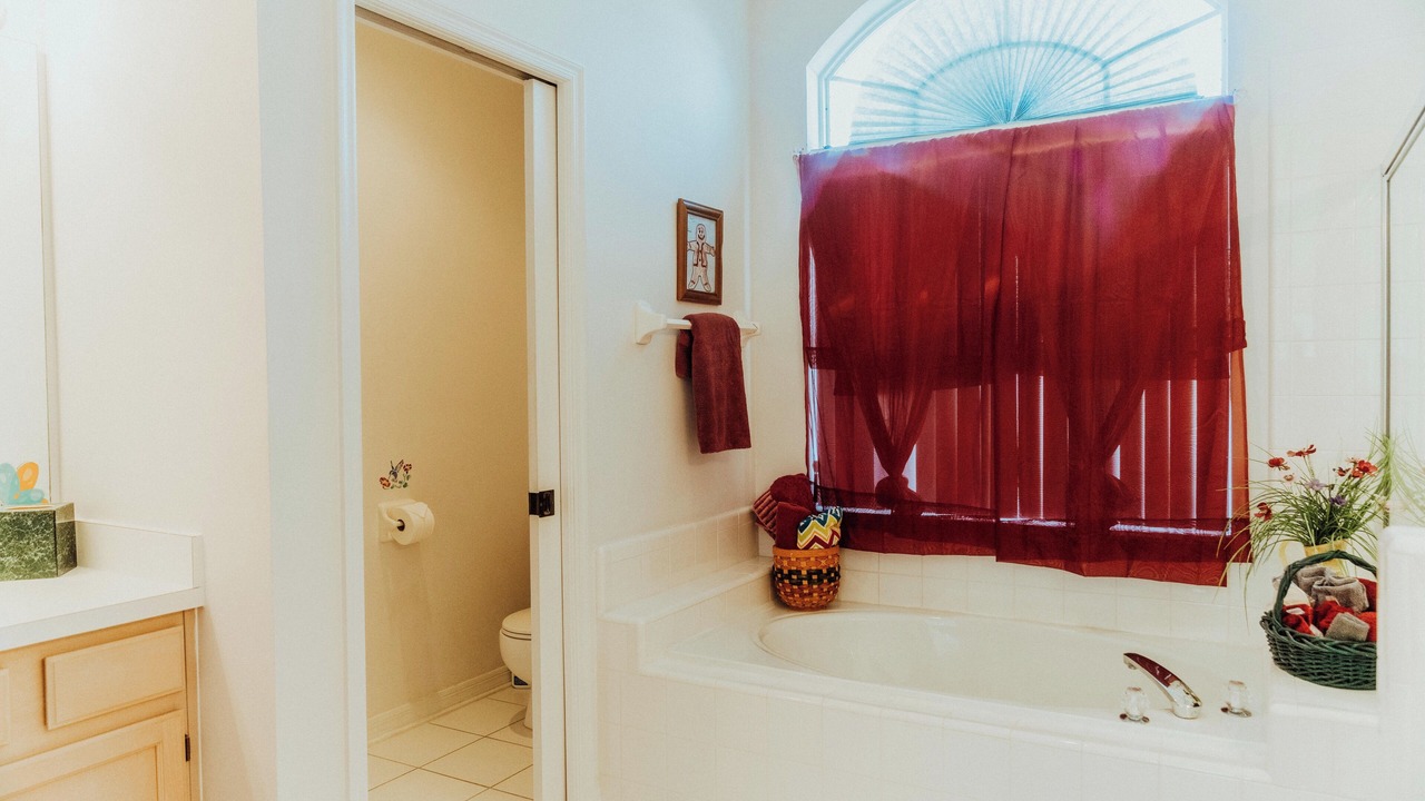 Photo of Bathroom in Lindfields