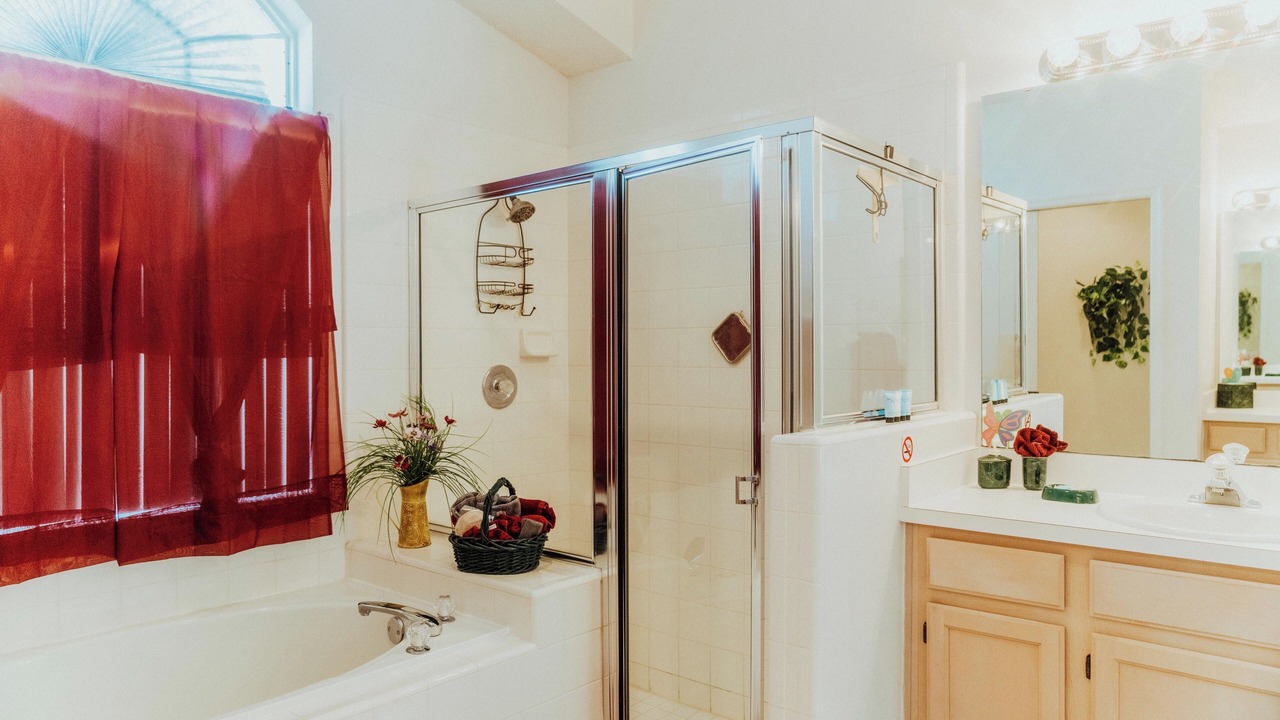 Photo of Bathroom in Lindfields