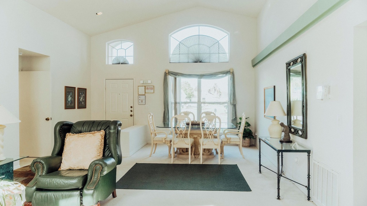 Photo of Livingroom in Lindfields