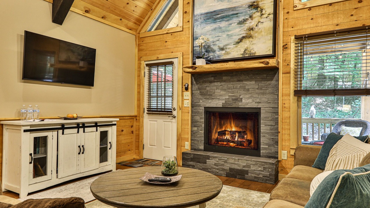 Photo of Livingroom in Ellijay