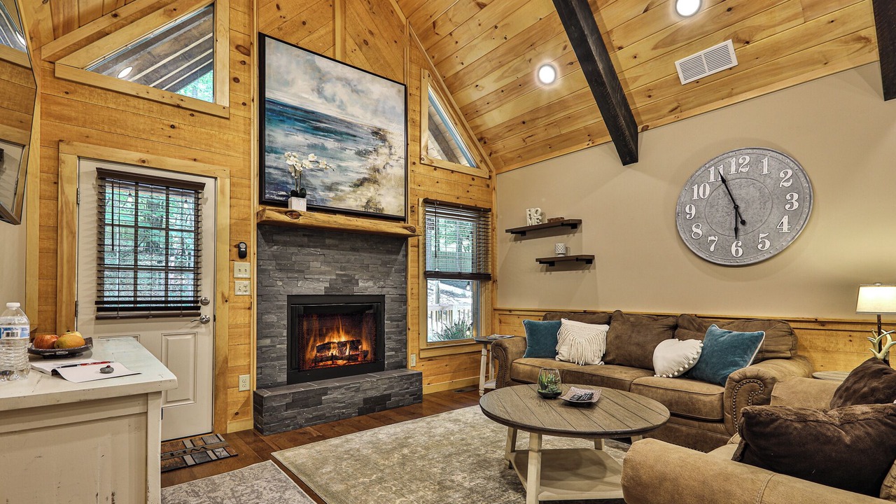Photo of Livingroom in Ellijay