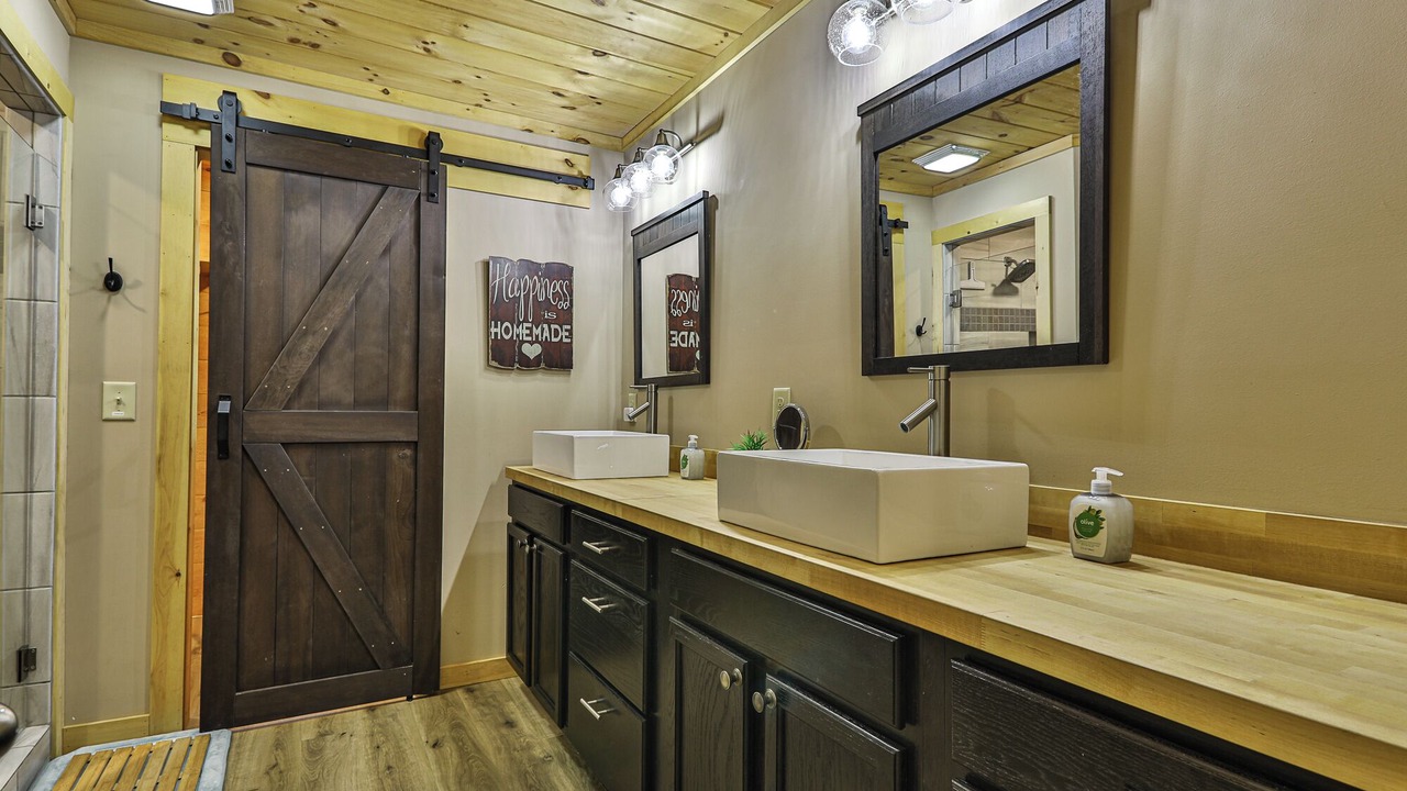 Photo of Bathroom in Ellijay