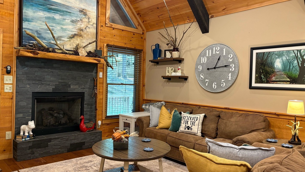 Photo of Livingroom in Ellijay