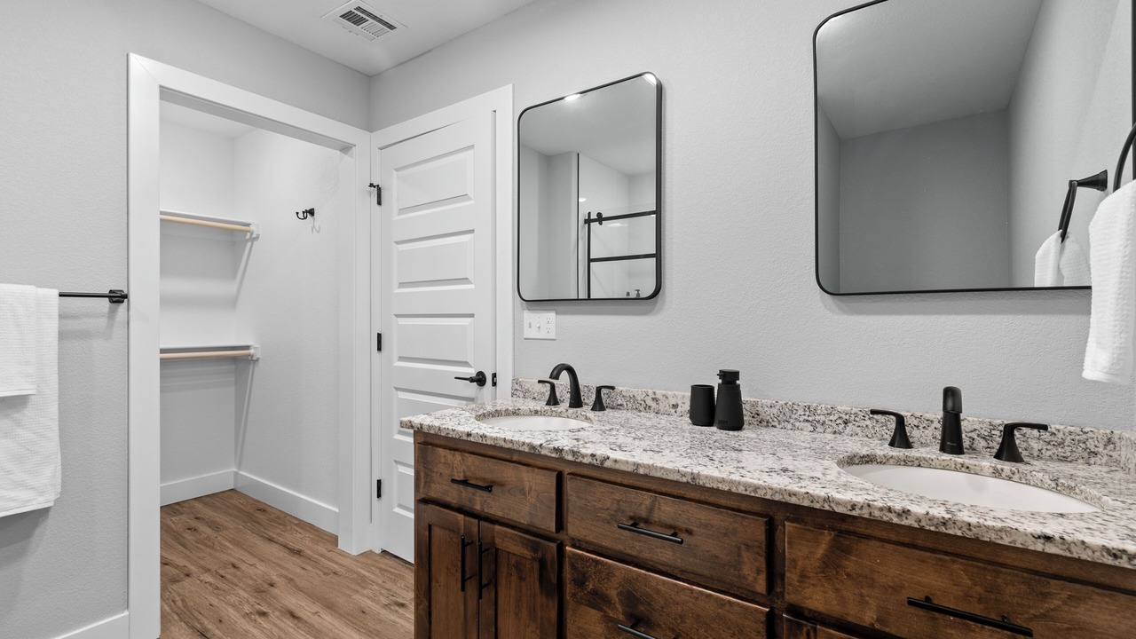 Photo of Bathroom in Duenweg