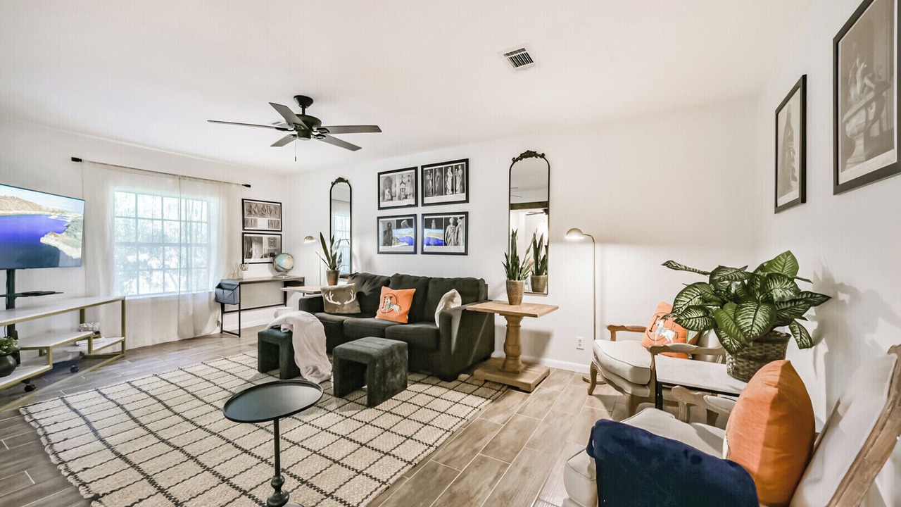 Photo of Livingroom in Alvin