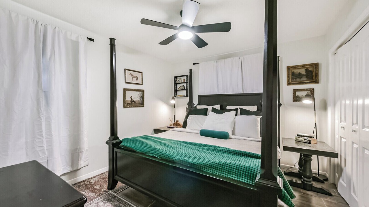 Photo of Bedroom in Alvin