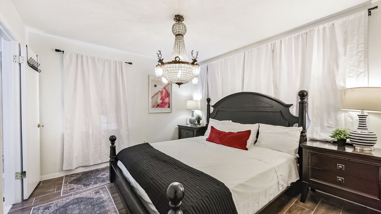 Photo of Bedroom in Alvin