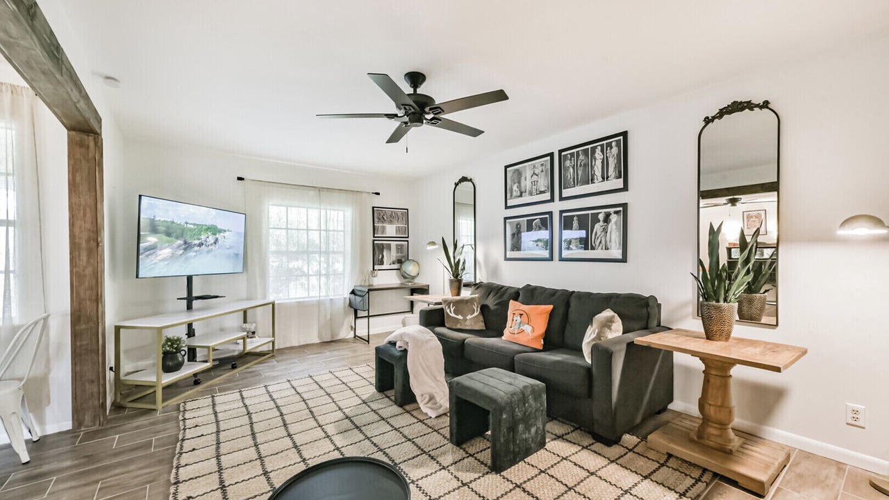 Photo of Livingroom in Alvin