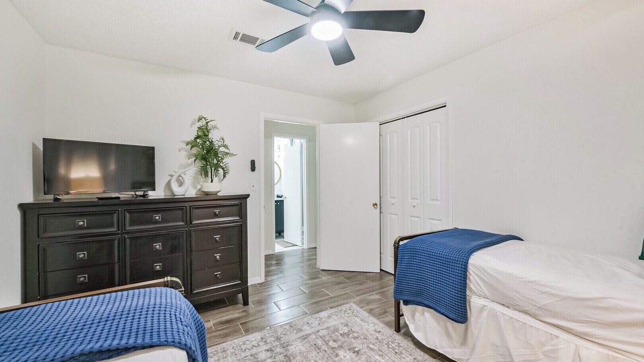 Photo of Bedroom in Alvin