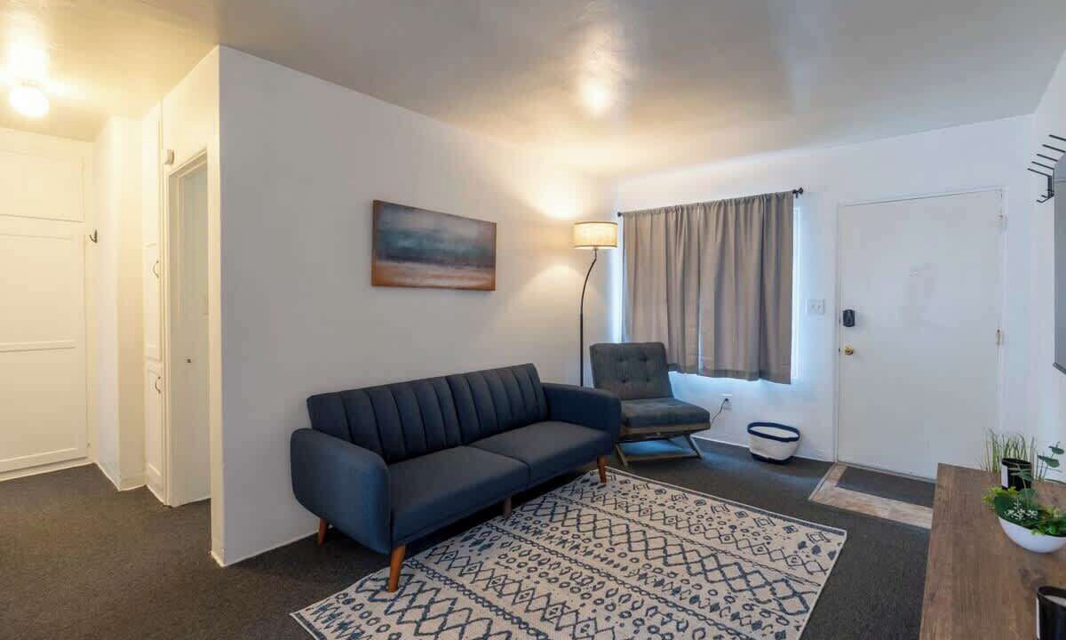 Photo of Livingroom in North Pacific Beach