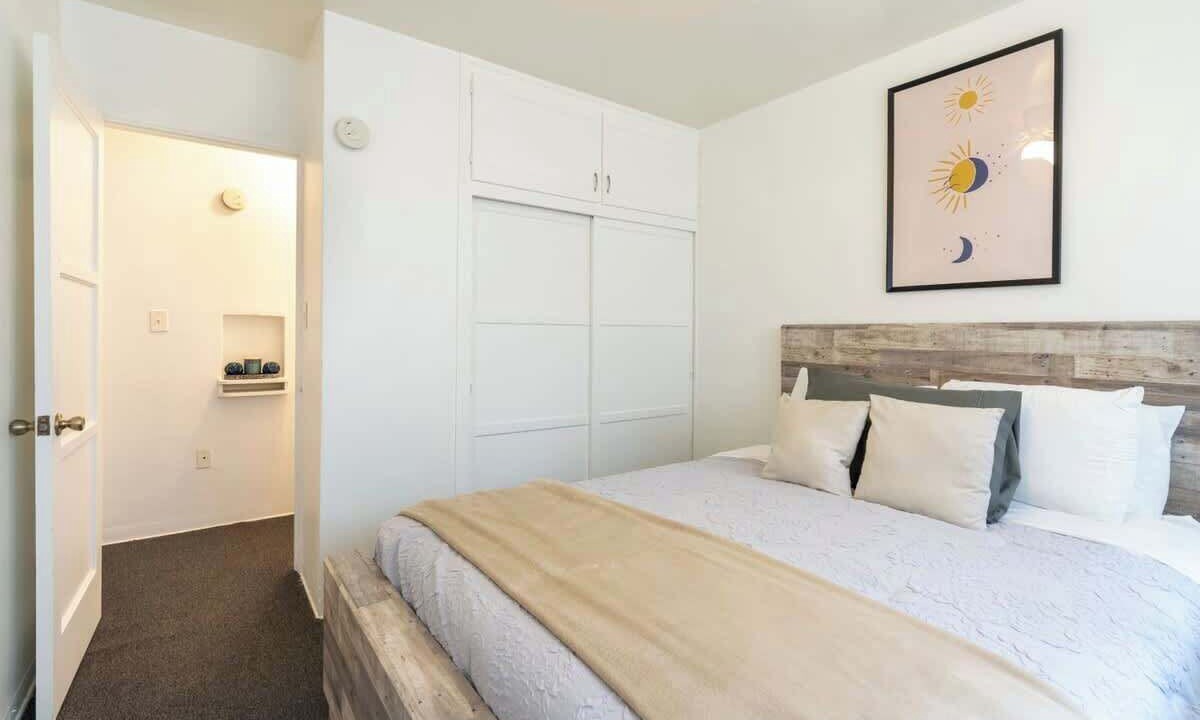 Photo of Bedroom in North Pacific Beach