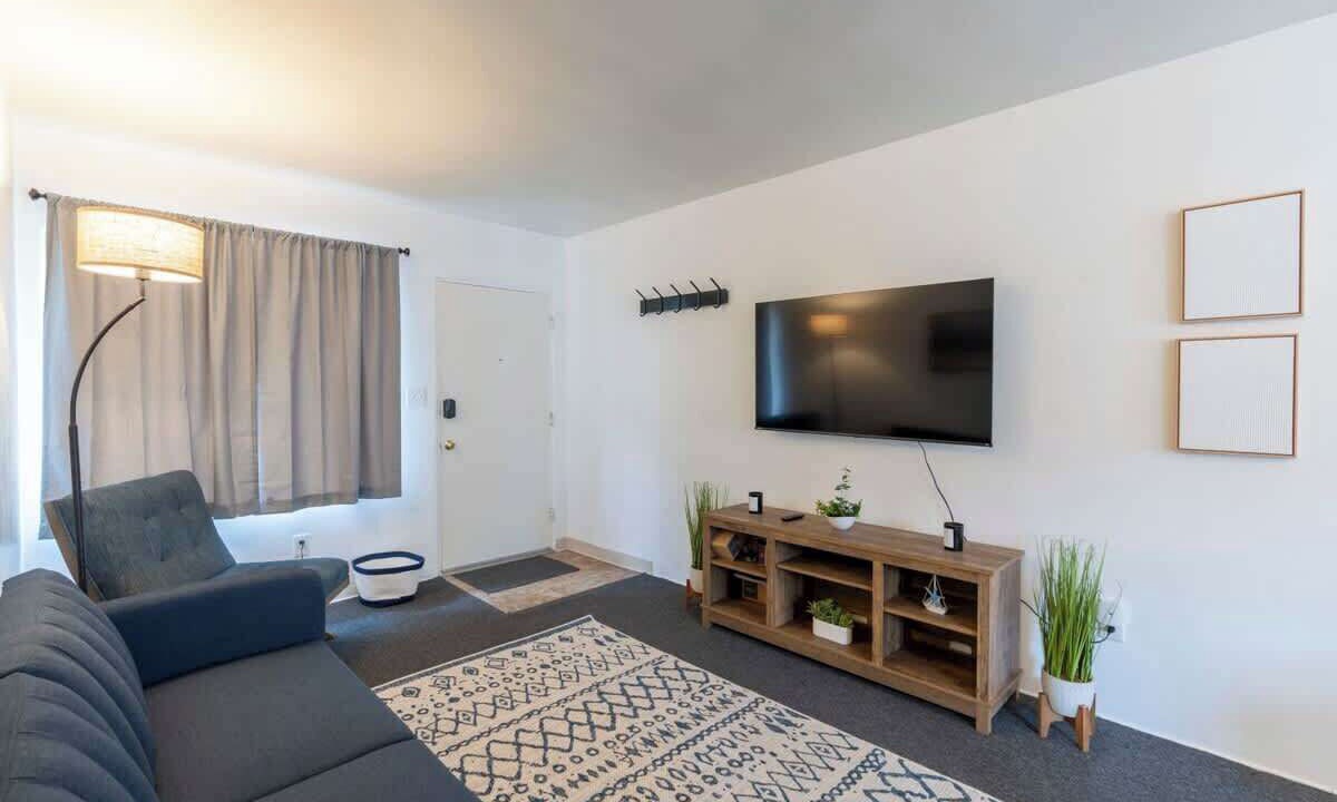 Photo of Livingroom in North Pacific Beach