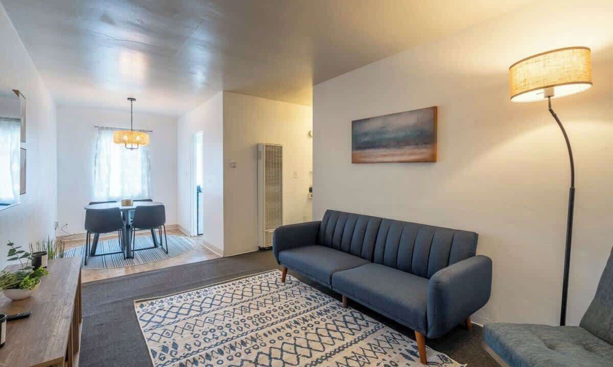Photo of Livingroom in North Pacific Beach