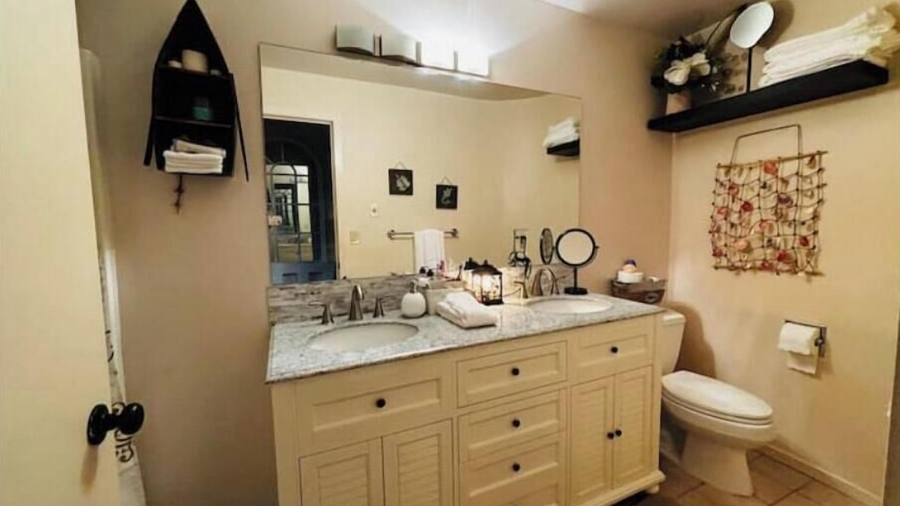 Photo of Bathroom in Fort Lewis