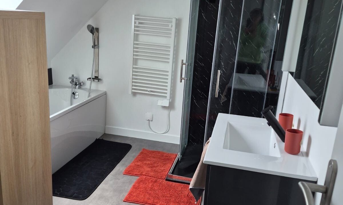 Photo of Bathroom in Elbeuf-sur-Andelle