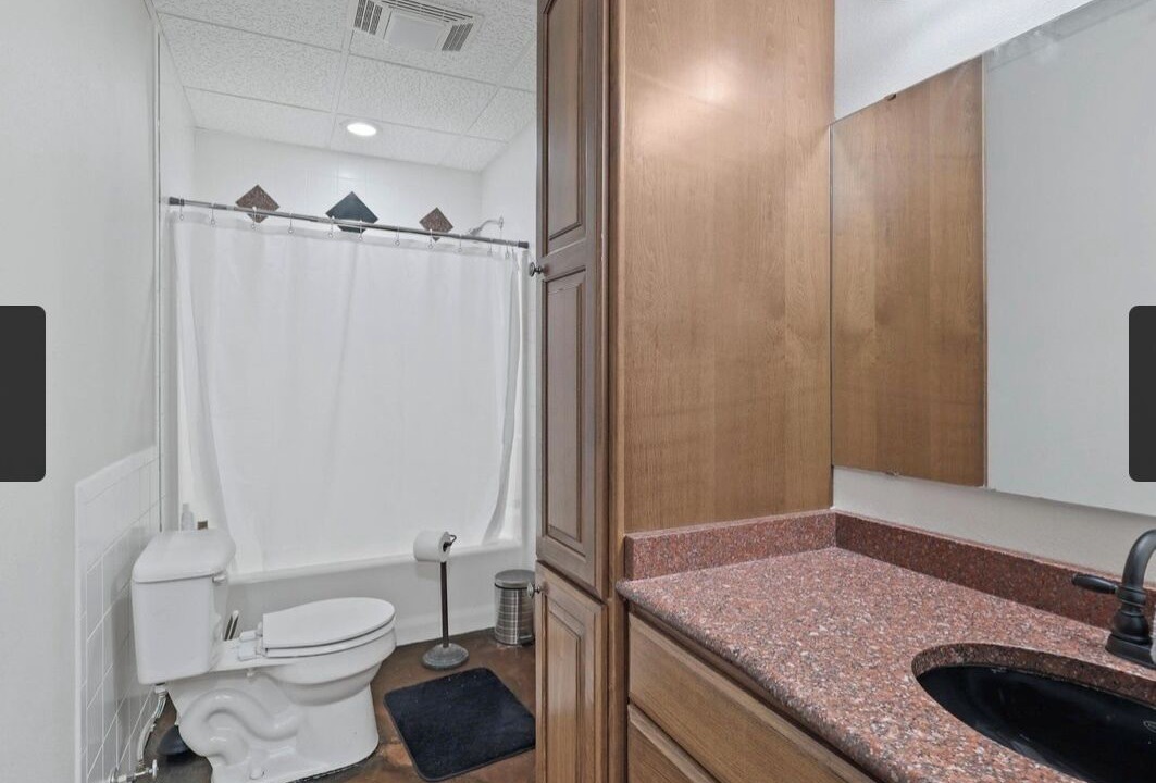 Photo of Bathroom in Duquesne