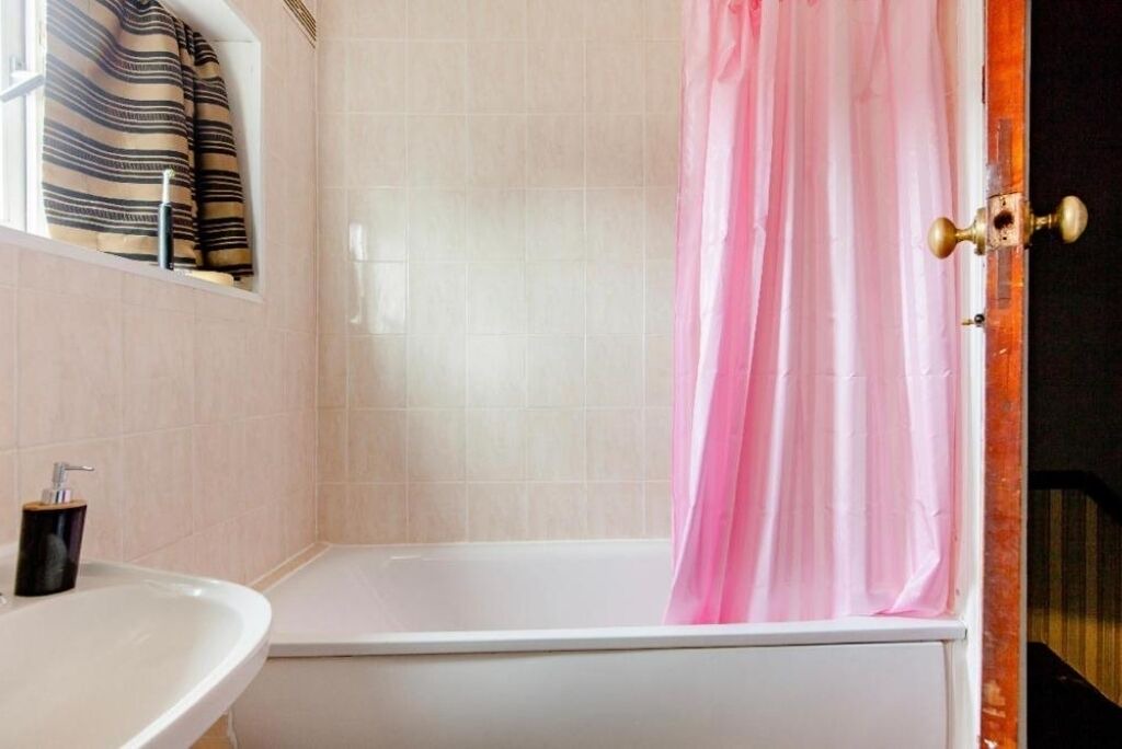Photo of Bathroom in Tottenham Green