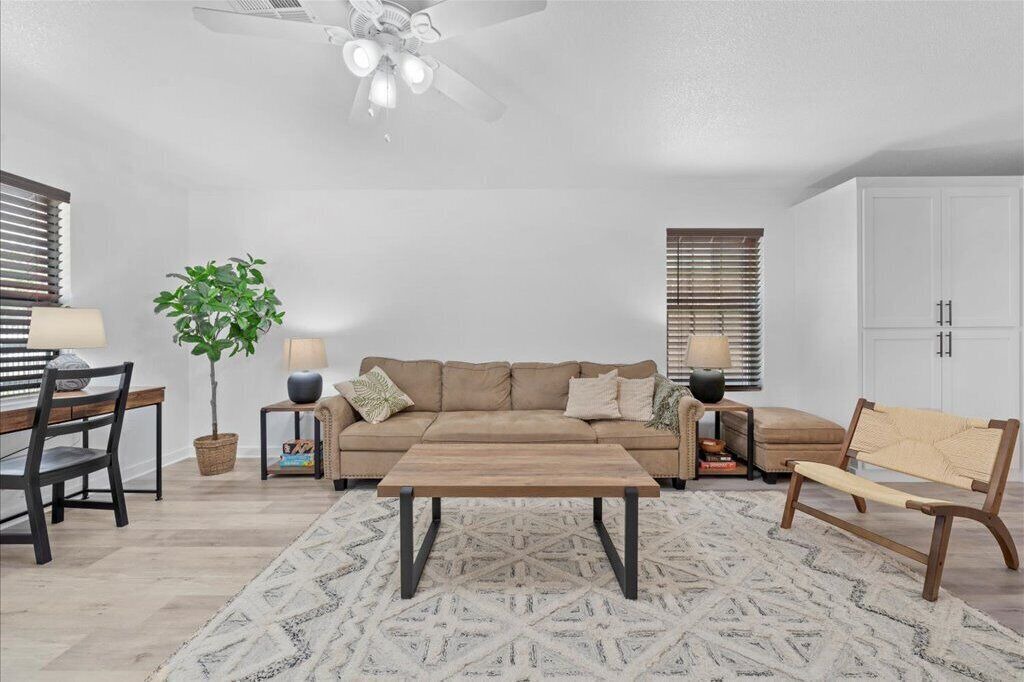 Photo of Livingroom in Brazos